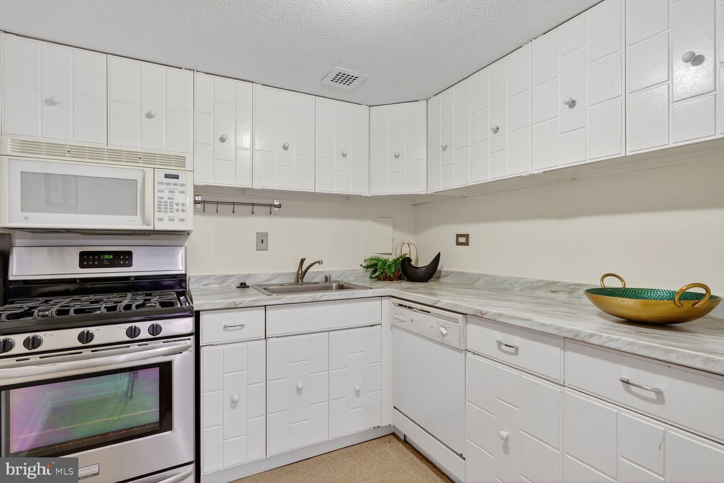 700 7TH ST SW #716, WASHINGTON, District Of Columbia 20024, 1 Bedroom Bedrooms, ,1 BathroomBathrooms,Residential,For sale,700 7TH ST SW #716,DCDC2220588 MLS # DCDC2220588