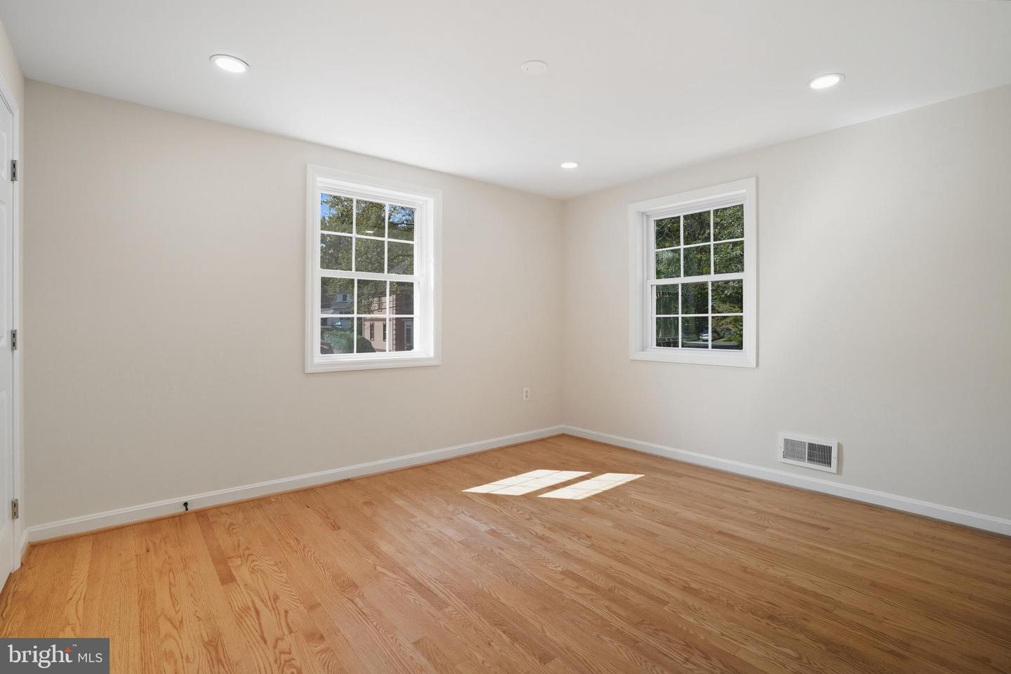 7406 MASONVILLE DR, ANNANDALE, Virginia 22003, 5 Bedrooms Bedrooms, ,3 BathroomsBathrooms,Residential,For sale,7406 MASONVILLE DR,VAFX2265366 MLS # VAFX2265366