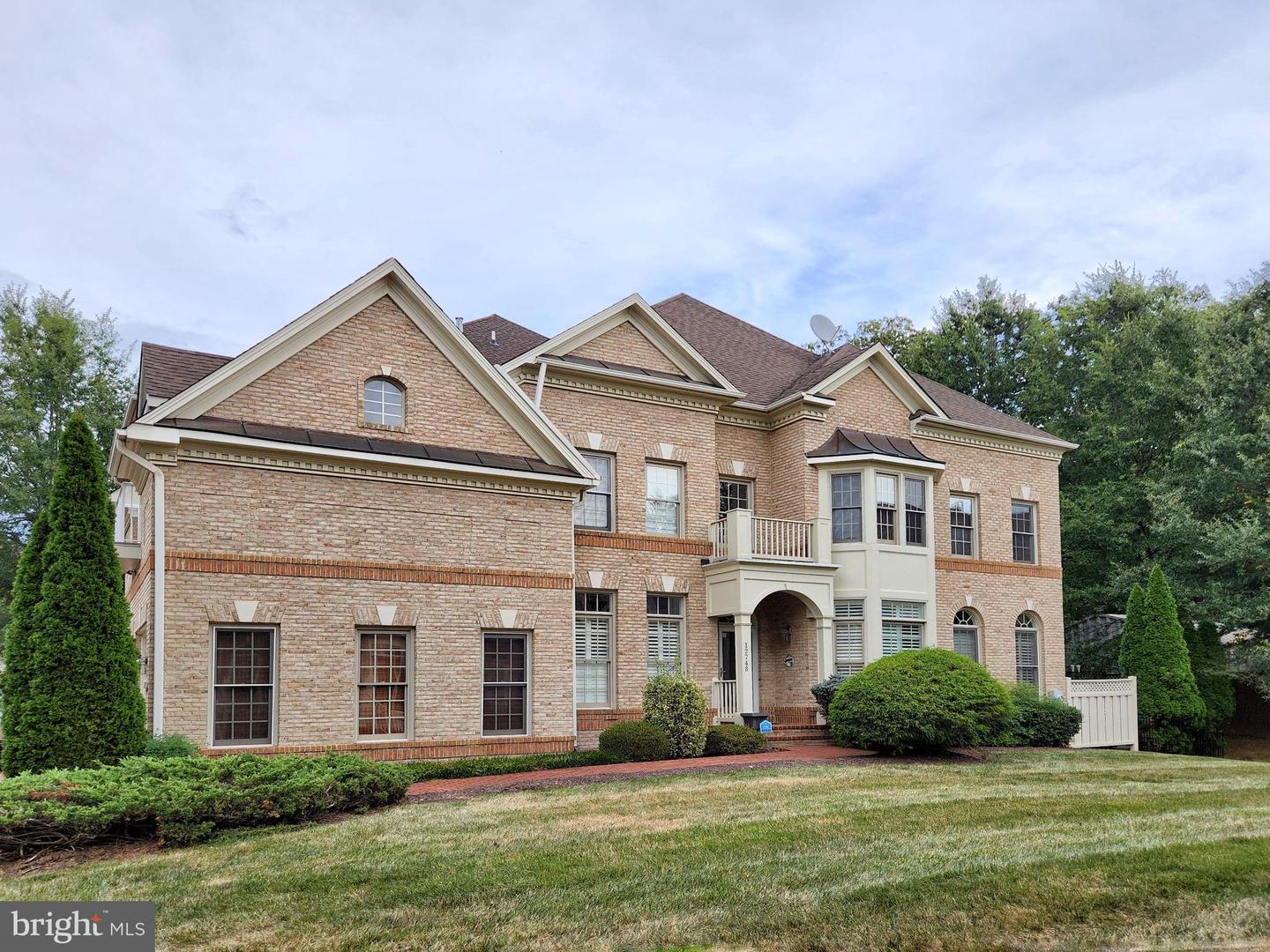 12748 LADY SOMERSET LN, FAIRFAX, Virginia 22033, 4 Bedrooms Bedrooms, 17 Rooms Rooms,3 BathroomsBathrooms,Residential,For sale,12748 LADY SOMERSET LN,VAFX2265768 MLS # VAFX2265768