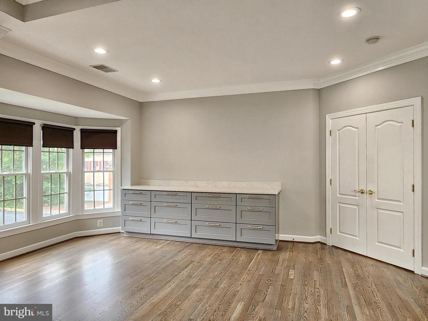 12748 LADY SOMERSET LN, FAIRFAX, Virginia 22033, 4 Bedrooms Bedrooms, 17 Rooms Rooms,3 BathroomsBathrooms,Residential,For sale,12748 LADY SOMERSET LN,VAFX2265768 MLS # VAFX2265768