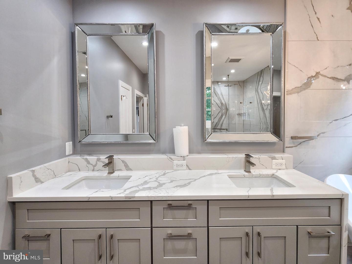 12748 LADY SOMERSET LN, FAIRFAX, Virginia 22033, 4 Bedrooms Bedrooms, 17 Rooms Rooms,3 BathroomsBathrooms,Residential,For sale,12748 LADY SOMERSET LN,VAFX2265768 MLS # VAFX2265768