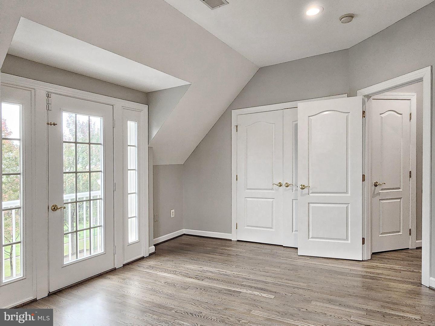 12748 LADY SOMERSET LN, FAIRFAX, Virginia 22033, 4 Bedrooms Bedrooms, 17 Rooms Rooms,3 BathroomsBathrooms,Residential,For sale,12748 LADY SOMERSET LN,VAFX2265768 MLS # VAFX2265768
