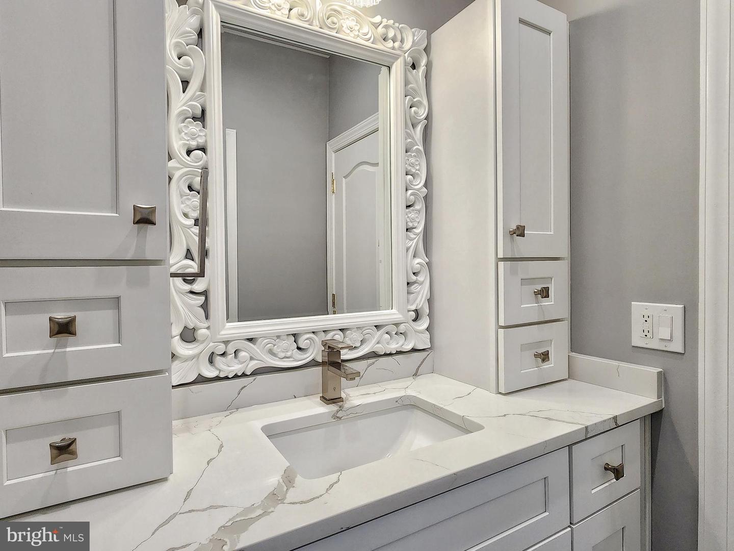 12748 LADY SOMERSET LN, FAIRFAX, Virginia 22033, 4 Bedrooms Bedrooms, 17 Rooms Rooms,3 BathroomsBathrooms,Residential,For sale,12748 LADY SOMERSET LN,VAFX2265768 MLS # VAFX2265768