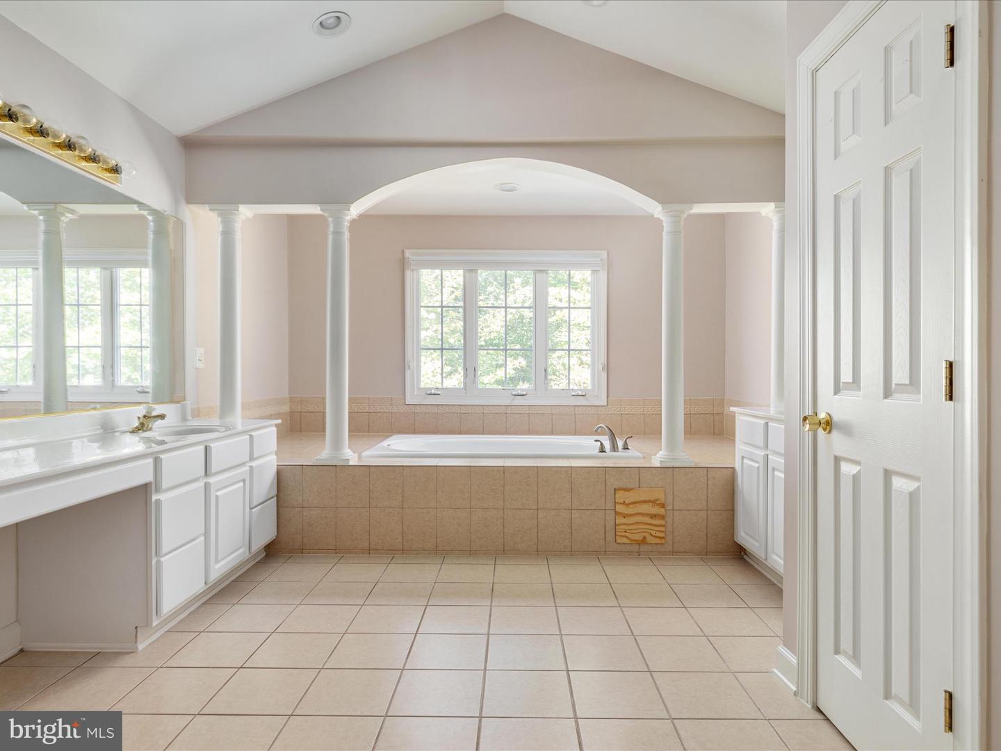 10117 CARLINGTON VALLEY CT, MANASSAS, Virginia 20111, 4 Bedrooms Bedrooms, ,4 BathroomsBathrooms,Residential,For sale,10117 CARLINGTON VALLEY CT,VAPW2103800 MLS # VAPW2103800