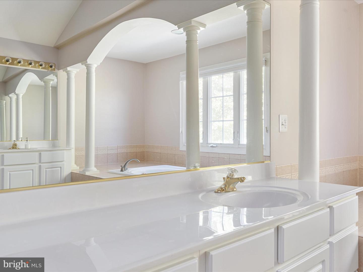 10117 CARLINGTON VALLEY CT, MANASSAS, Virginia 20111, 4 Bedrooms Bedrooms, ,4 BathroomsBathrooms,Residential,For sale,10117 CARLINGTON VALLEY CT,VAPW2103800 MLS # VAPW2103800