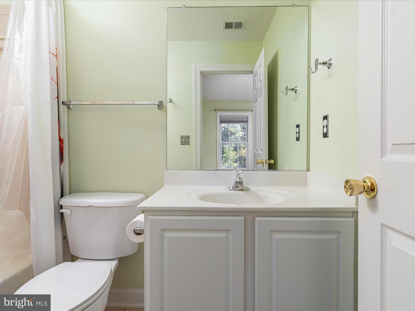 10117 CARLINGTON VALLEY CT, MANASSAS, Virginia 20111, 4 Bedrooms Bedrooms, ,4 BathroomsBathrooms,Residential,For sale,10117 CARLINGTON VALLEY CT,VAPW2103800 MLS # VAPW2103800