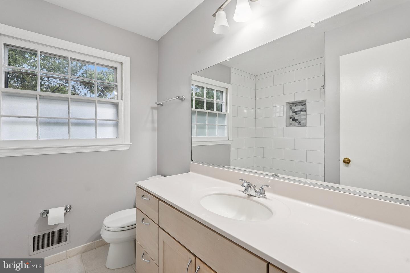 10600 VENNARD PL, FAIRFAX, Virginia 22032, 5 Bedrooms Bedrooms, ,3 BathroomsBathrooms,Residential,For sale,10600 VENNARD PL,VAFX2266500 MLS # VAFX2266500