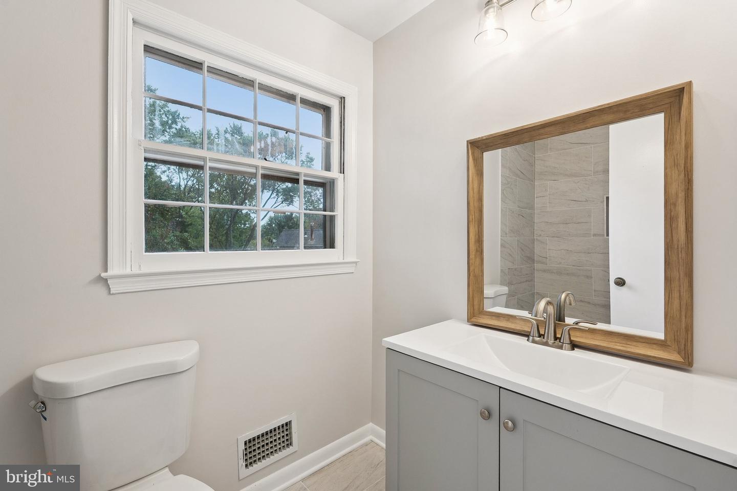 10600 VENNARD PL, FAIRFAX, Virginia 22032, 5 Bedrooms Bedrooms, ,3 BathroomsBathrooms,Residential,For sale,10600 VENNARD PL,VAFX2266500 MLS # VAFX2266500