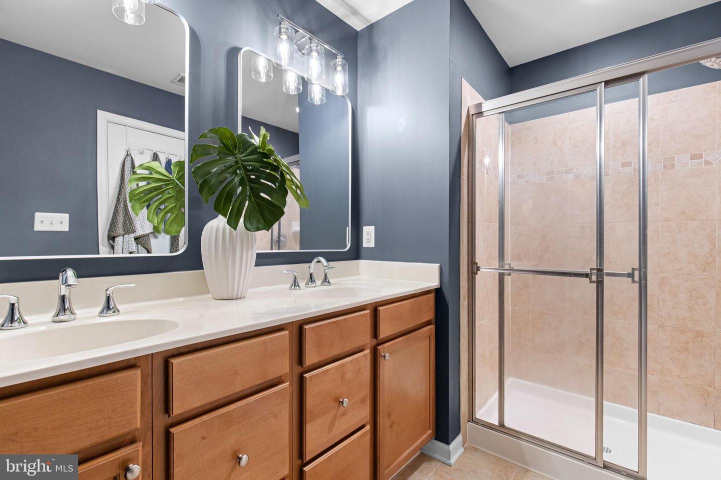 2904 TRUFFLE OAK PL, WOODBRIDGE, Virginia 22191, 2 Bedrooms Bedrooms, 6 Rooms Rooms,3 BathroomsBathrooms,Residential,For sale,2904 TRUFFLE OAK PL,VAPW2103856 MLS # VAPW2103856