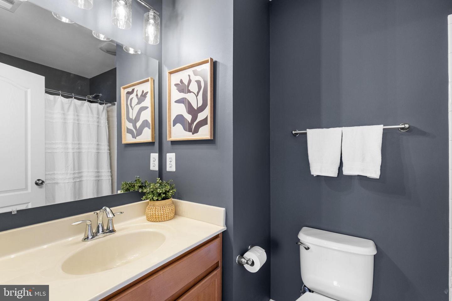2904 TRUFFLE OAK PL, WOODBRIDGE, Virginia 22191, 2 Bedrooms Bedrooms, 6 Rooms Rooms,3 BathroomsBathrooms,Residential,For sale,2904 TRUFFLE OAK PL,VAPW2103856 MLS # VAPW2103856