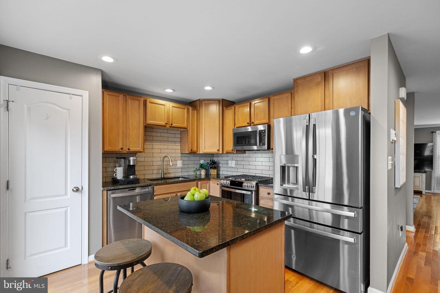 2904 TRUFFLE OAK PL, WOODBRIDGE, Virginia 22191, 2 Bedrooms Bedrooms, 6 Rooms Rooms,3 BathroomsBathrooms,Residential,For sale,2904 TRUFFLE OAK PL,VAPW2103856 MLS # VAPW2103856