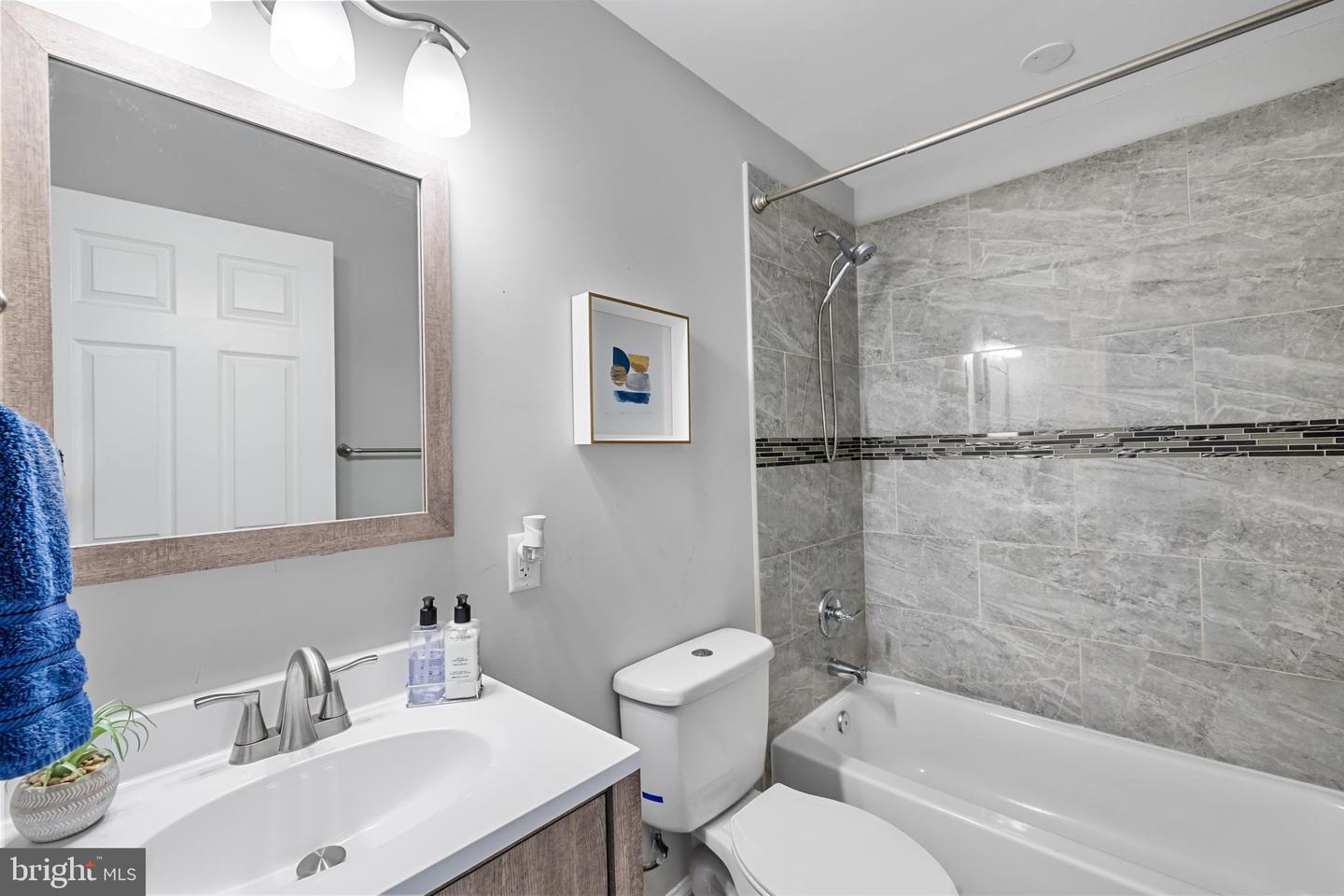 3327 5TH ST SE, WASHINGTON, District Of Columbia 20032, 4 Bedrooms Bedrooms, ,4 BathroomsBathrooms,Residential,For sale,3327 5TH ST SE,DCDC2222026 MLS # DCDC2222026