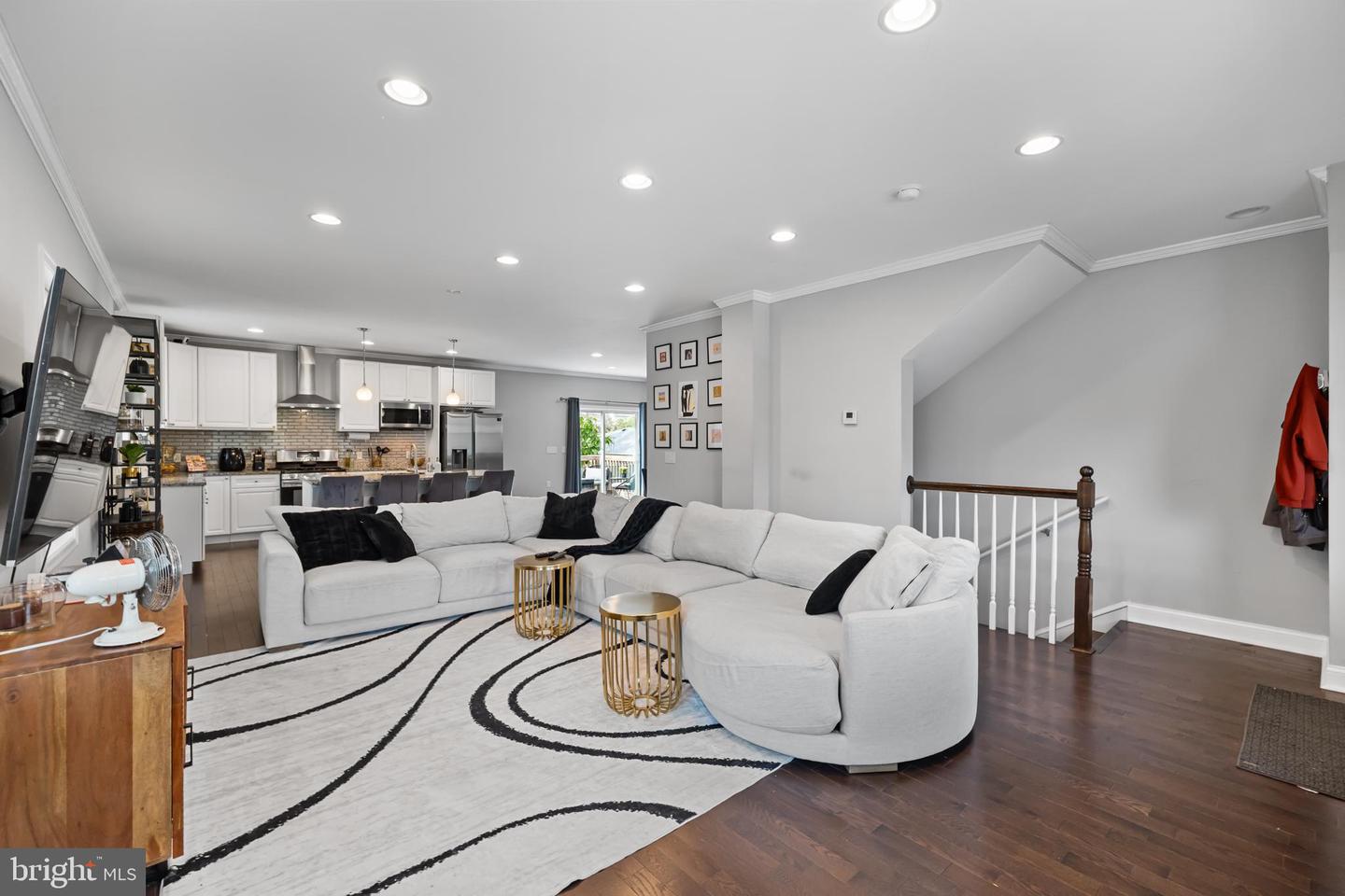 3327 5TH ST SE, WASHINGTON, District Of Columbia 20032, 4 Bedrooms Bedrooms, ,4 BathroomsBathrooms,Residential,For sale,3327 5TH ST SE,DCDC2222026 MLS # DCDC2222026