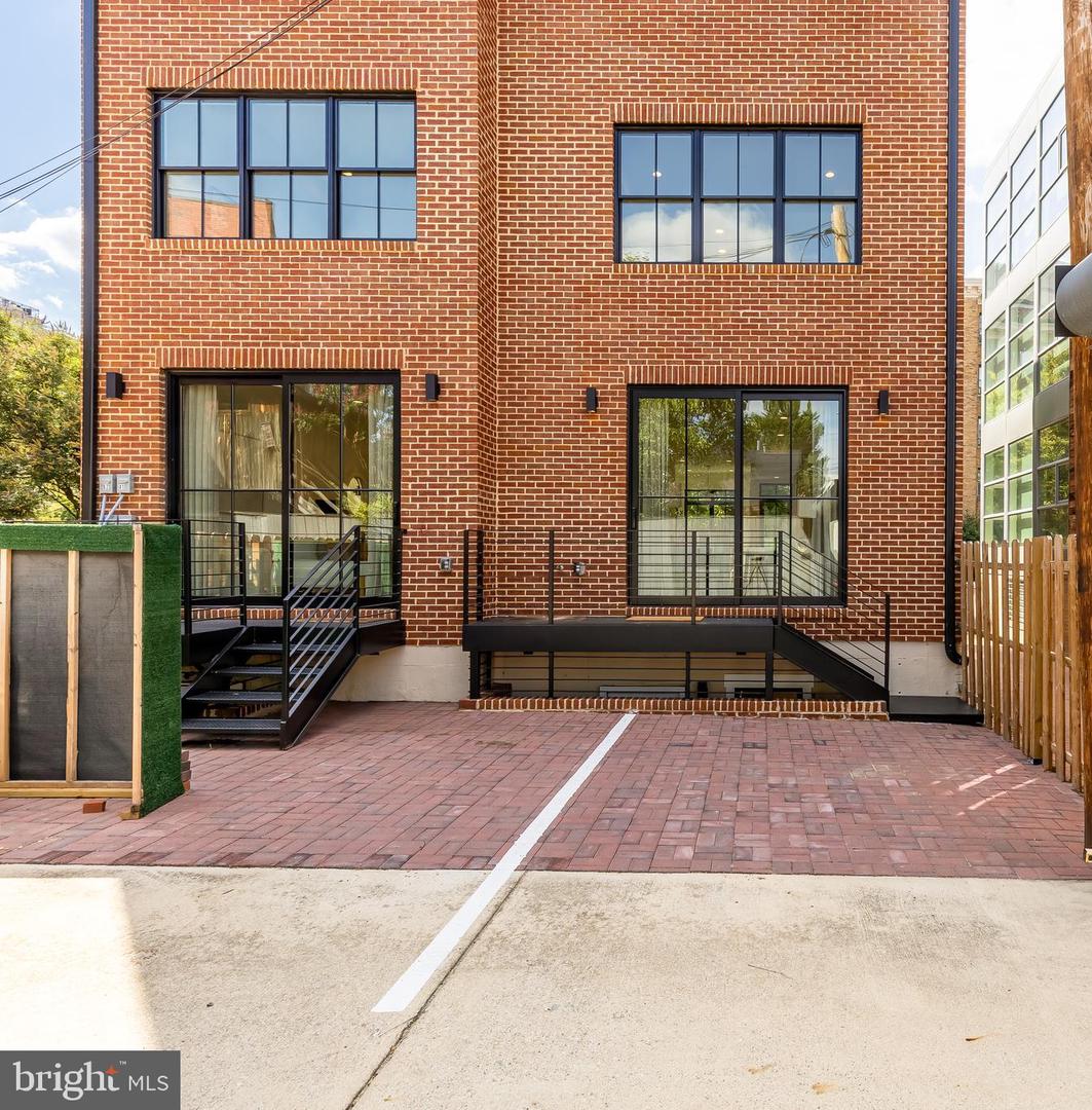 1205 10TH ST NW #A, WASHINGTON, District Of Columbia 20001, 4 Bedrooms Bedrooms, ,3 BathroomsBathrooms,Residential,For sale,1205 10TH ST NW #A,DCDC2222206 MLS # DCDC2222206