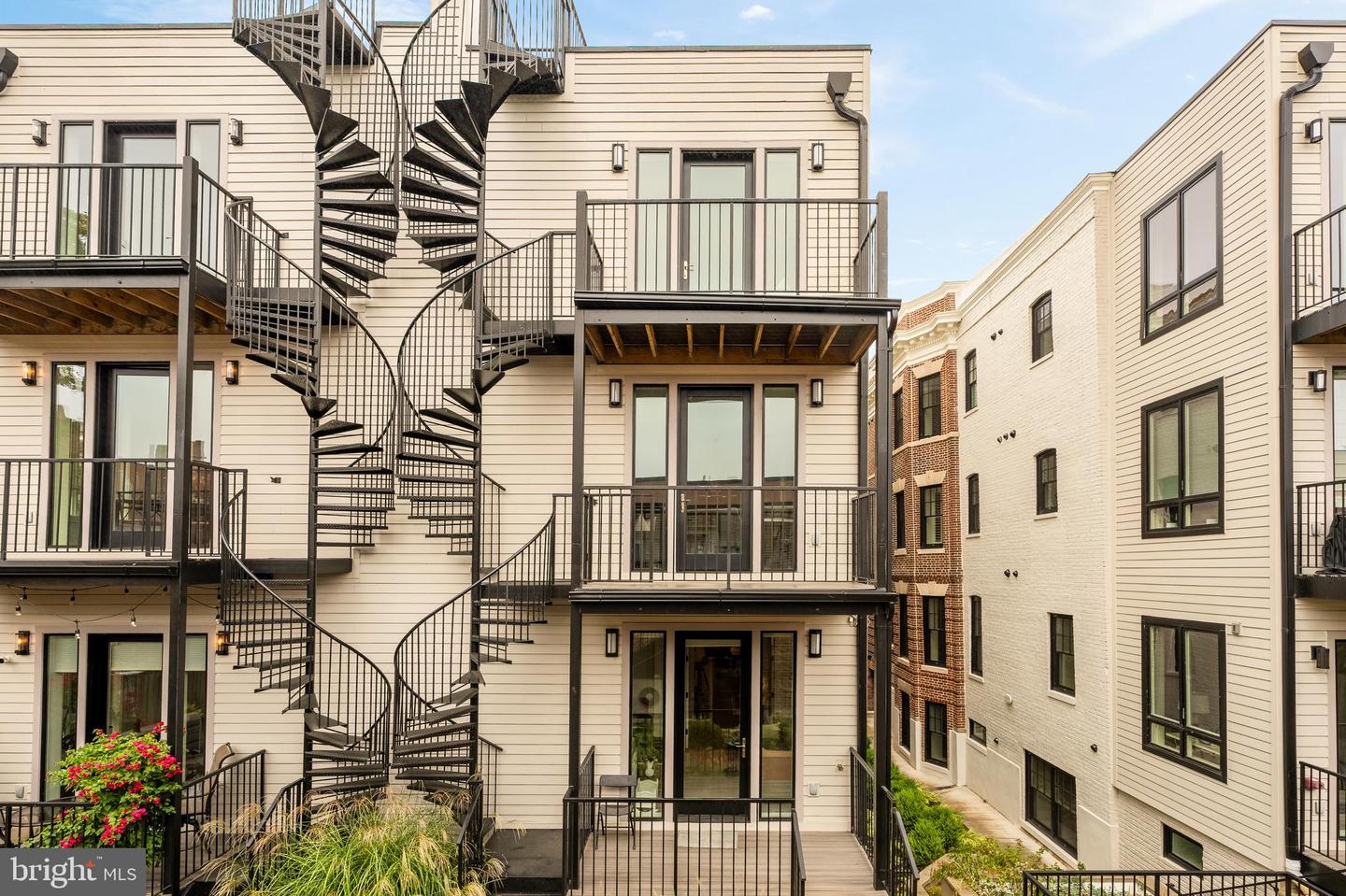 1746 LANIER PL NW #3, WASHINGTON, District Of Columbia 20009, 3 Bedrooms Bedrooms, ,2 BathroomsBathrooms,Residential,For sale,1746 LANIER PL NW #3,DCDC2222412 MLS # DCDC2222412