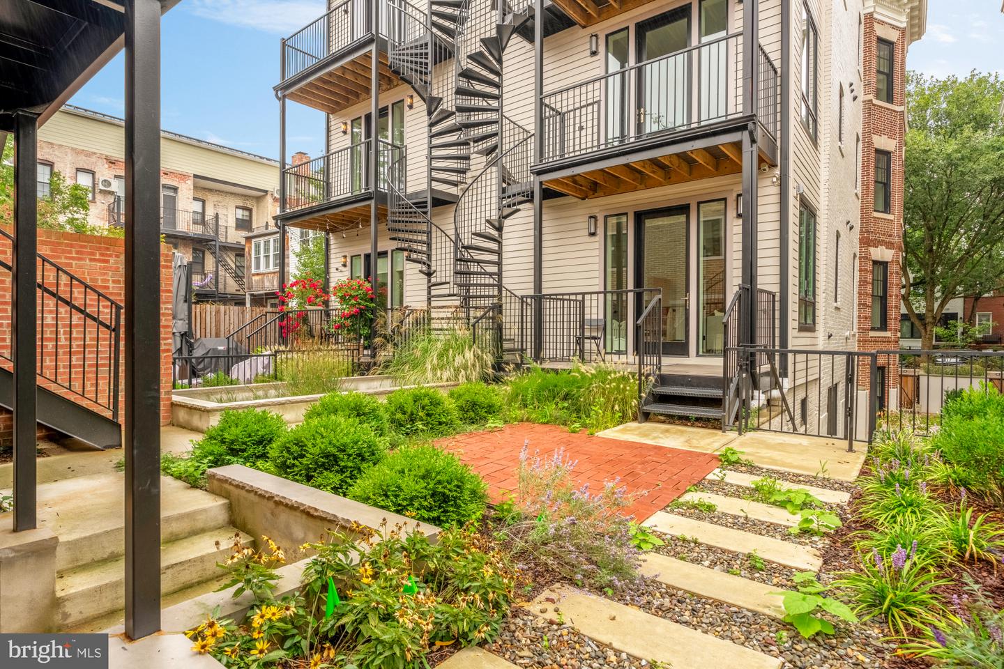 1746 LANIER PL NW #3, WASHINGTON, District Of Columbia 20009, 3 Bedrooms Bedrooms, ,2 BathroomsBathrooms,Residential,For sale,1746 LANIER PL NW #3,DCDC2222412 MLS # DCDC2222412