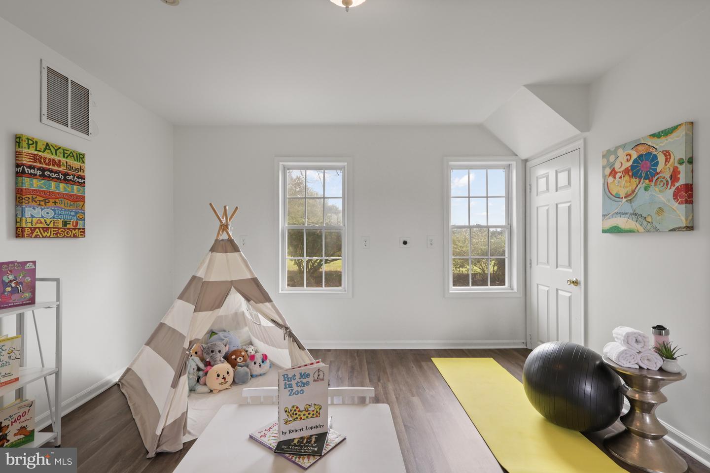 12010 VALLEY VIEW DR, NOKESVILLE, Virginia 20181, 4 Bedrooms Bedrooms, ,2 BathroomsBathrooms,Farm,For sale,12010 VALLEY VIEW DR,VAPW2104876 MLS # VAPW2104876