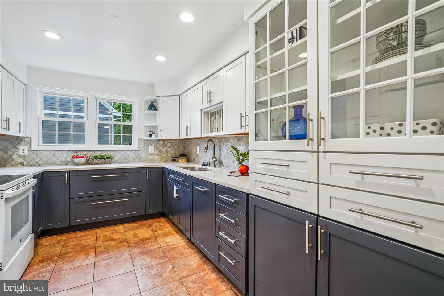 24 S ABINGDON ST, ARLINGTON, Virginia 22204, 4 Bedrooms Bedrooms, ,3 BathroomsBathrooms,Residential,For sale,24 S ABINGDON ST,VAAR2063746 MLS # VAAR2063746