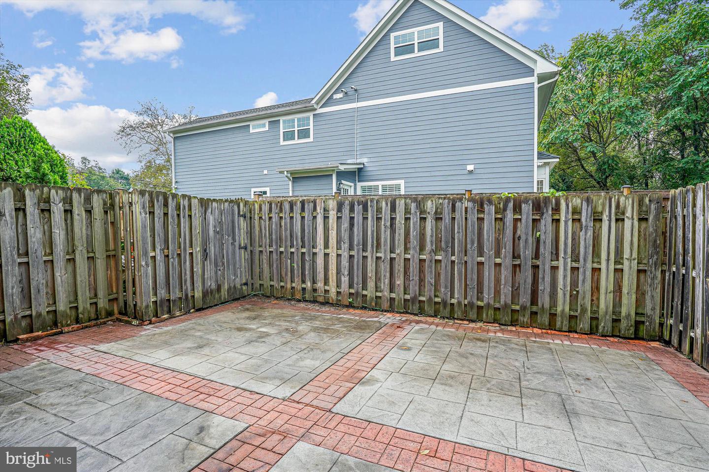 24 S ABINGDON ST, ARLINGTON, Virginia 22204, 4 Bedrooms Bedrooms, ,3 BathroomsBathrooms,Residential,For sale,24 S ABINGDON ST,VAAR2063746 MLS # VAAR2063746
