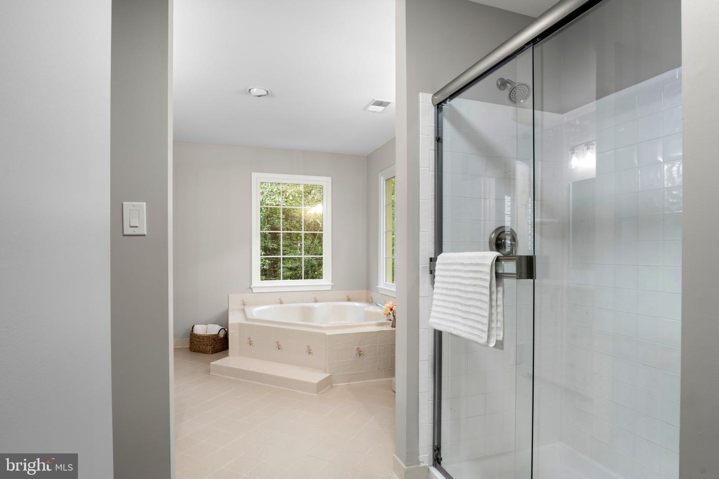 10201 LEATHERLEAF CT, MANASSAS, Virginia 20111, 5 Bedrooms Bedrooms, ,5 BathroomsBathrooms,Residential,For sale,10201 LEATHERLEAF CT,VAPW2104264 MLS # VAPW2104264