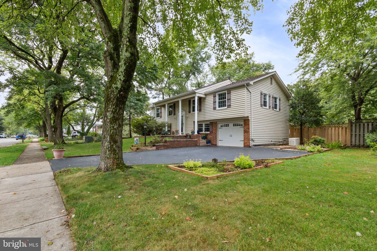 4208 MAYPORT LN, FAIRFAX, Virginia 22033, 4 Bedrooms Bedrooms, 13 Rooms Rooms,3 BathroomsBathrooms,Residential,For sale,4208 MAYPORT LN,VAFX2268172 MLS # VAFX2268172