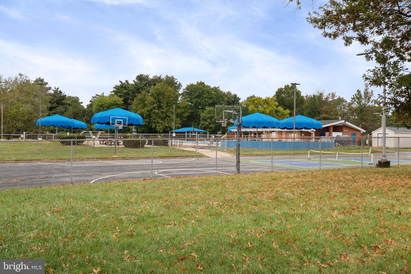 4208 MAYPORT LN, FAIRFAX, Virginia 22033, 4 Bedrooms Bedrooms, 13 Rooms Rooms,3 BathroomsBathrooms,Residential,For sale,4208 MAYPORT LN,VAFX2268172 MLS # VAFX2268172