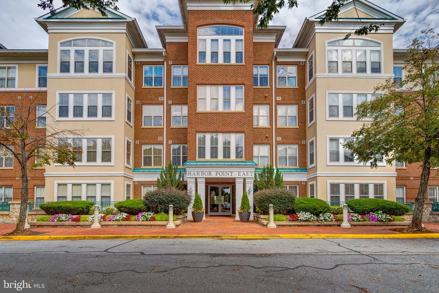 440 BELMONT BAY DR #307, WOODBRIDGE, Virginia 22191, 2 Bedrooms Bedrooms, ,2 BathroomsBathrooms,Residential,For sale,440 BELMONT BAY DR #307,VAPW2104432 MLS # VAPW2104432