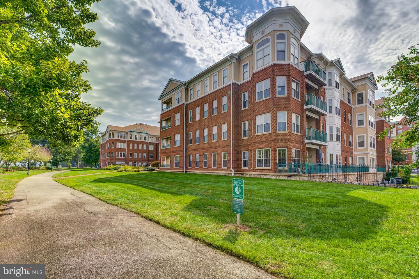 440 BELMONT BAY DR #307, WOODBRIDGE, Virginia 22191, 2 Bedrooms Bedrooms, ,2 BathroomsBathrooms,Residential,For sale,440 BELMONT BAY DR #307,VAPW2104432 MLS # VAPW2104432