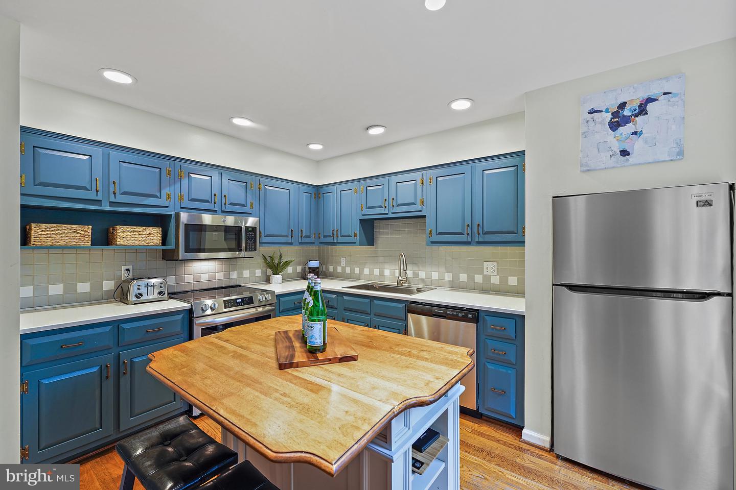 1833 WAINWRIGHT DR, RESTON, Virginia 20190, 4 Bedrooms Bedrooms, ,2 BathroomsBathrooms,Residential,For sale,1833 WAINWRIGHT DR,VAFX2268266 MLS # VAFX2268266