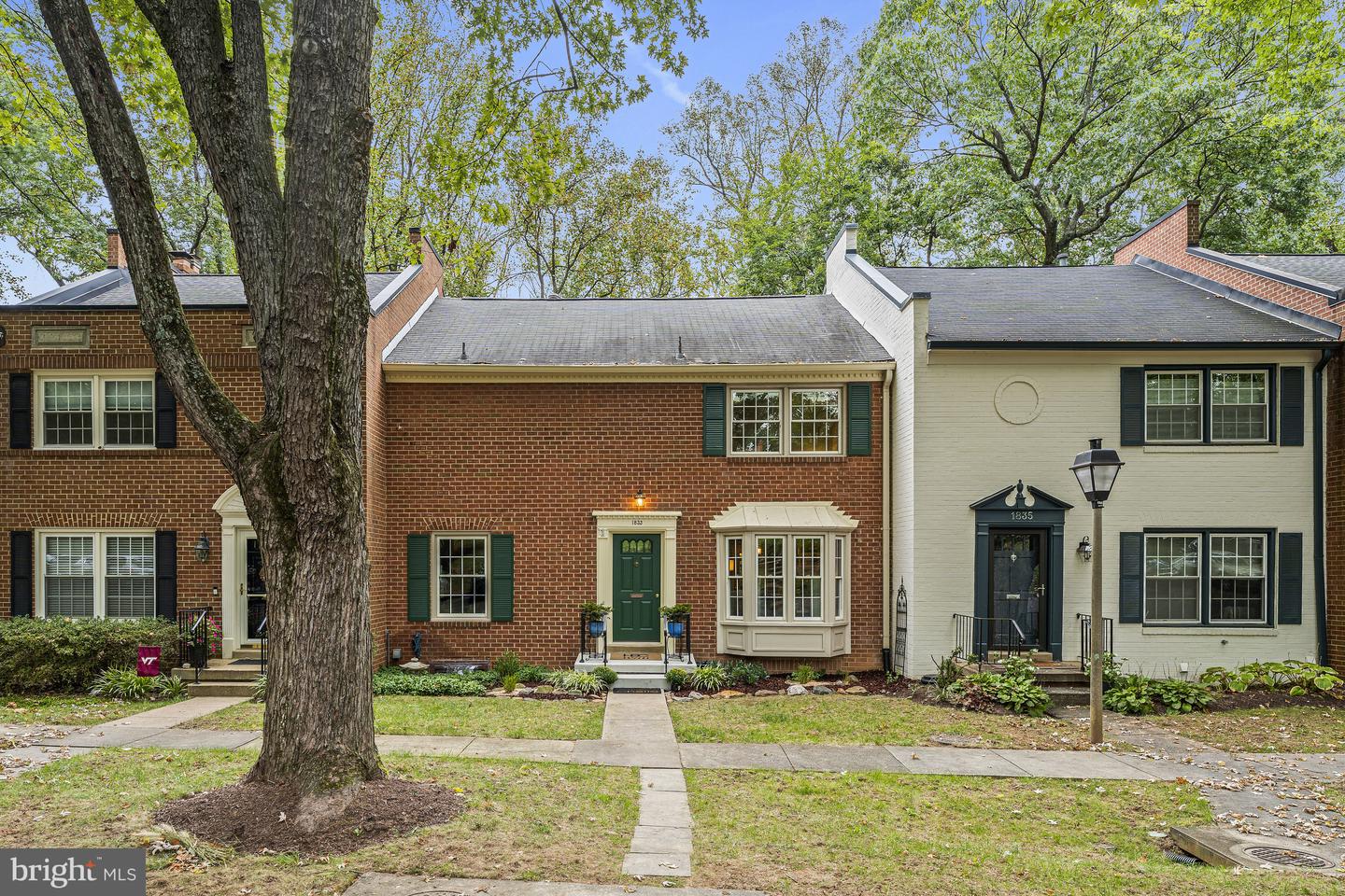 1833 WAINWRIGHT DR, RESTON, Virginia 20190, 4 Bedrooms Bedrooms, ,2 BathroomsBathrooms,Residential,For sale,1833 WAINWRIGHT DR,VAFX2268266 MLS # VAFX2268266