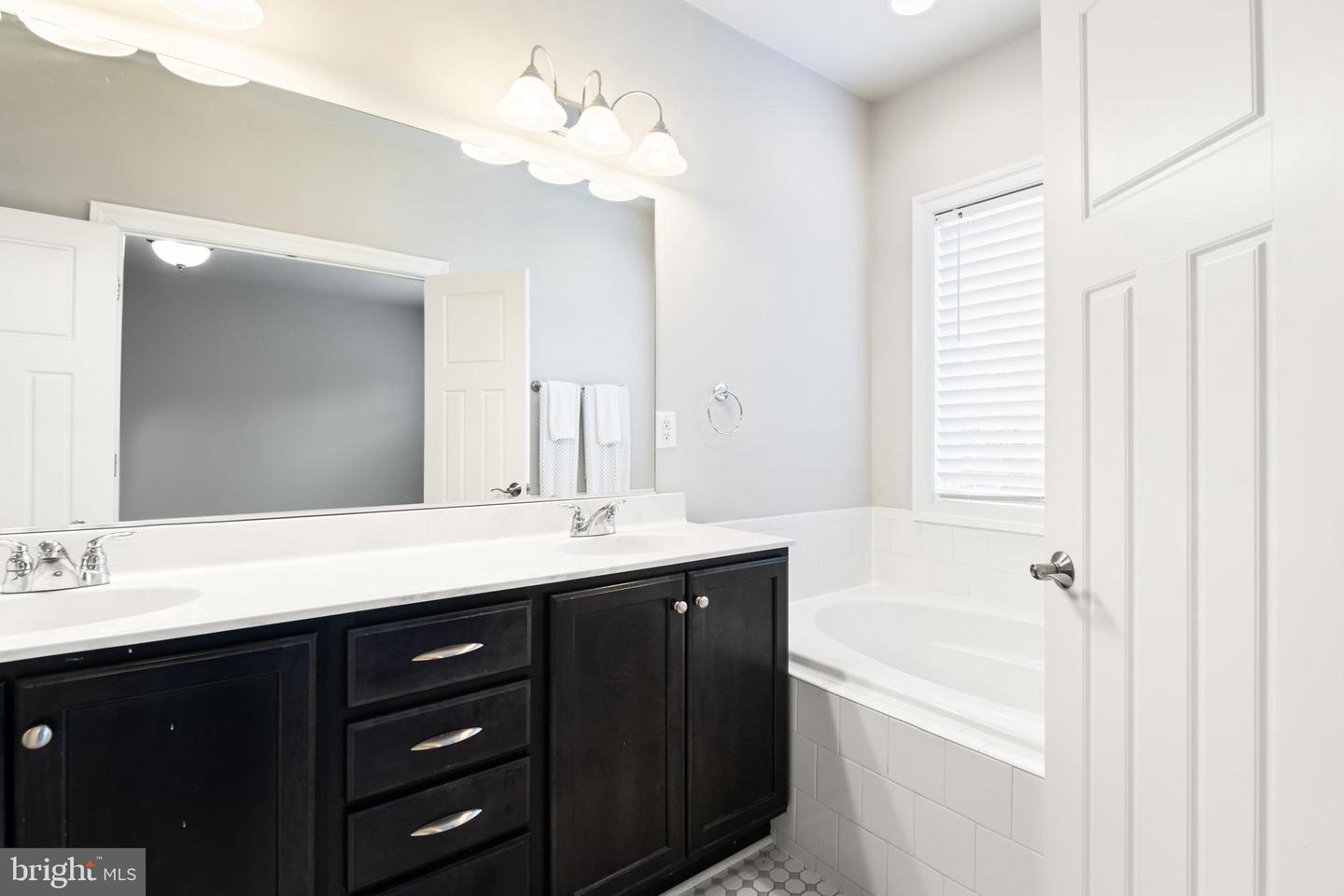 2126 AVINITY LOOP, CHARLOTTESVILLE, Virginia 22902, 3 Bedrooms Bedrooms, ,3 BathroomsBathrooms,Residential,For sale,2126 AVINITY LOOP,VAAB2001086 MLS # VAAB2001086