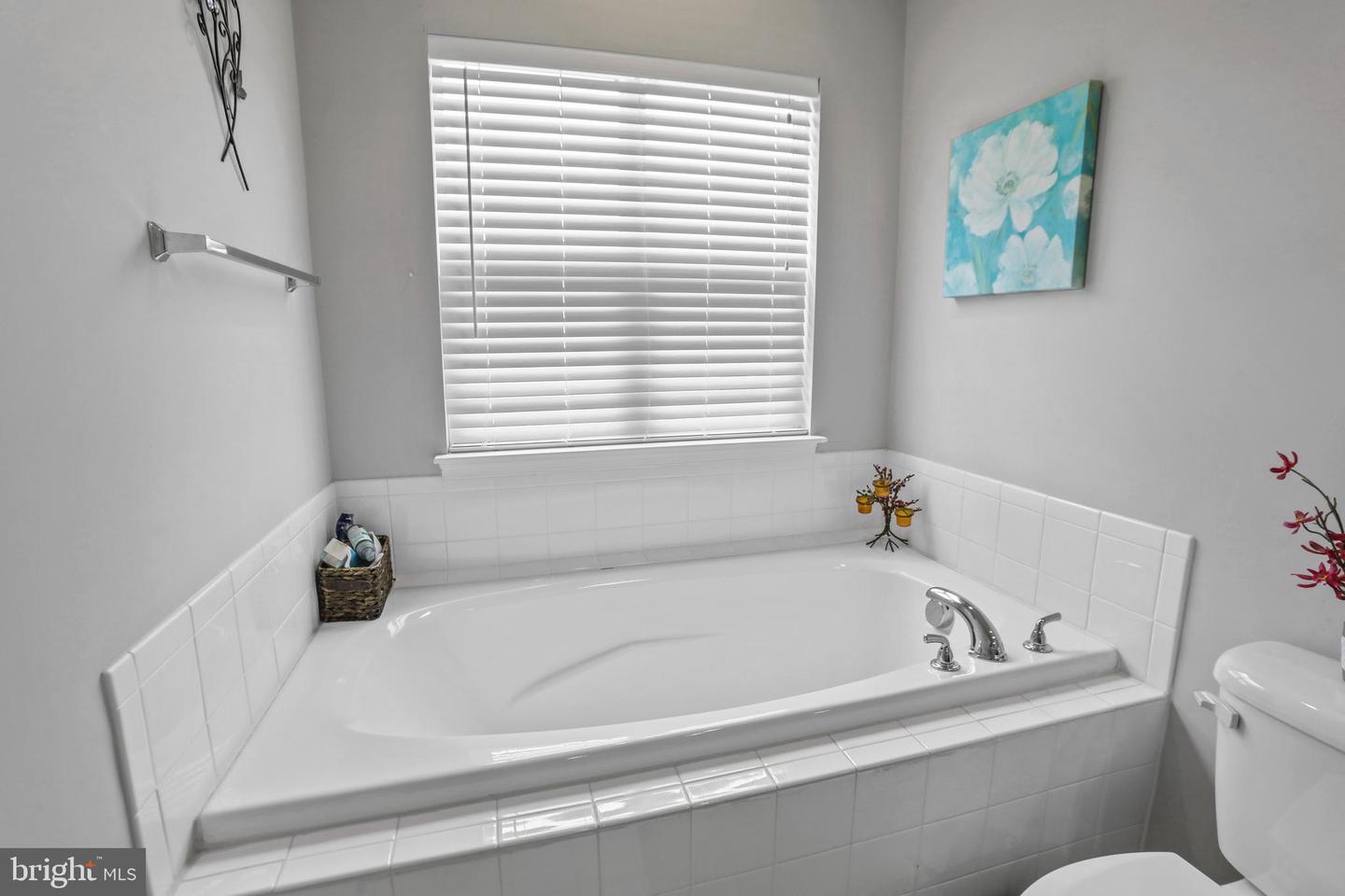 21077 ASHBURN HEIGHTS DR, ASHBURN, Virginia 20148, 4 Bedrooms Bedrooms, ,3 BathroomsBathrooms,Residential,For sale,21077 ASHBURN HEIGHTS DR,VALO2107228 MLS # VALO2107228