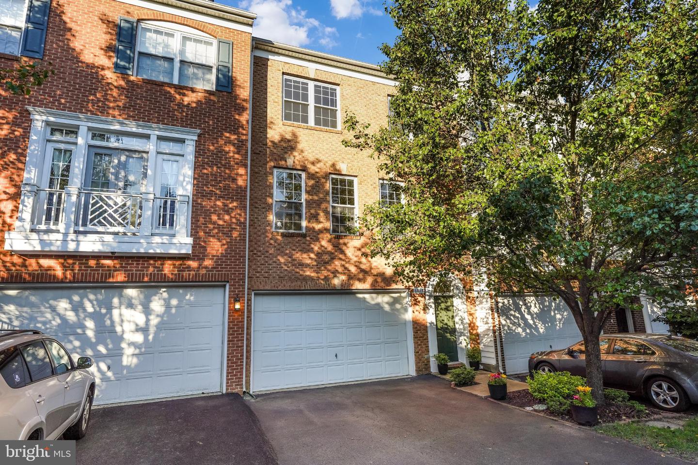 6865 ROLLING CREEK WAY, ALEXANDRIA, Virginia 22315, 3 Bedrooms Bedrooms, 7 Rooms Rooms,3 BathroomsBathrooms,Residential,For sale,6865 ROLLING CREEK WAY,VAFX2268498 MLS # VAFX2268498