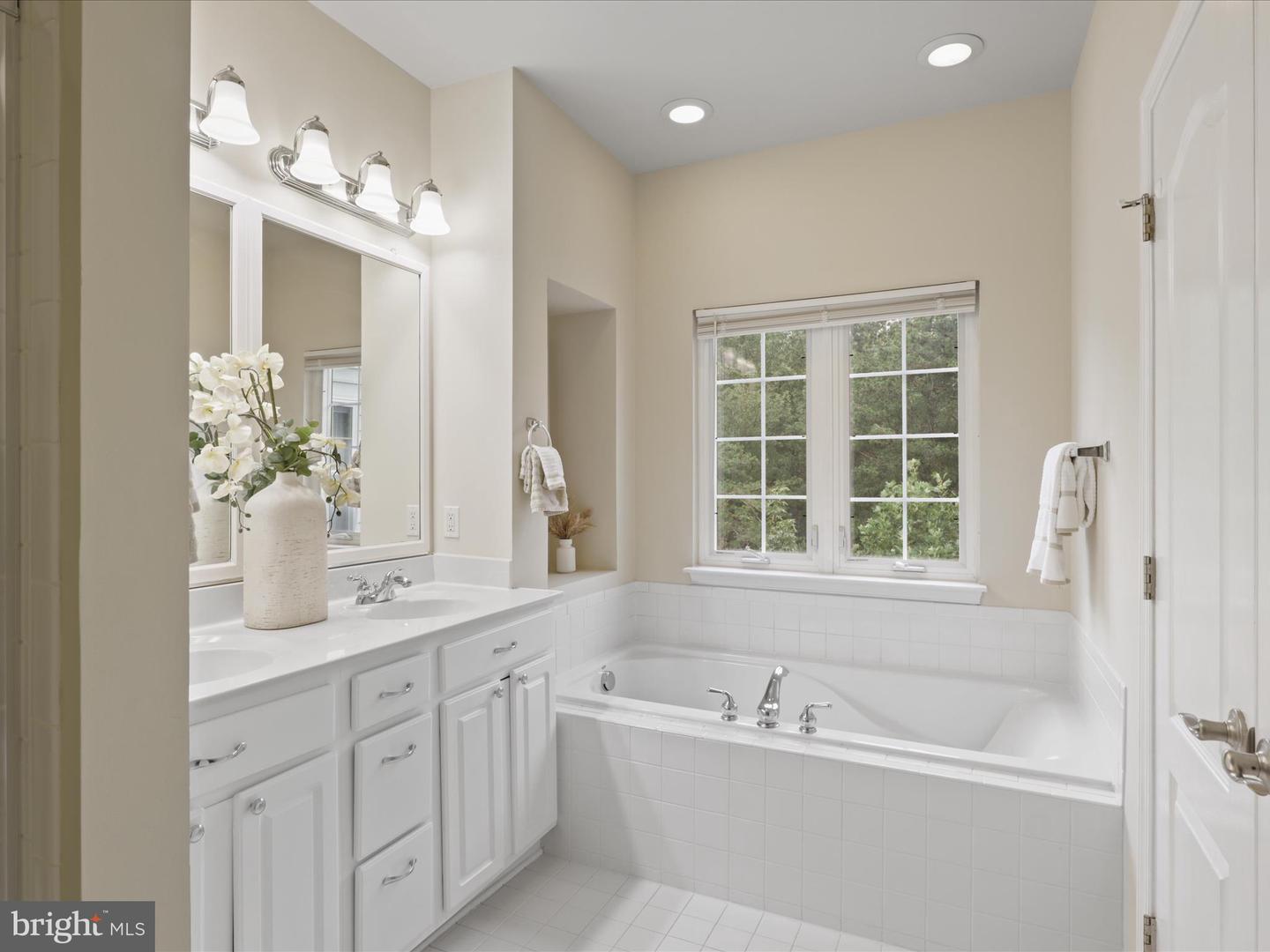 6865 ROLLING CREEK WAY, ALEXANDRIA, Virginia 22315, 3 Bedrooms Bedrooms, 7 Rooms Rooms,3 BathroomsBathrooms,Residential,For sale,6865 ROLLING CREEK WAY,VAFX2268498 MLS # VAFX2268498