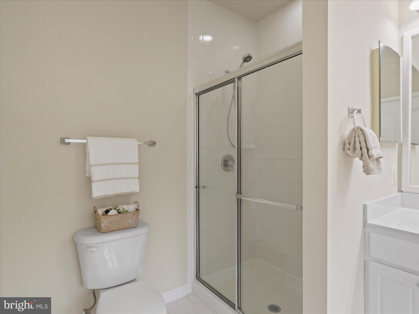 6865 ROLLING CREEK WAY, ALEXANDRIA, Virginia 22315, 3 Bedrooms Bedrooms, 7 Rooms Rooms,3 BathroomsBathrooms,Residential,For sale,6865 ROLLING CREEK WAY,VAFX2268498 MLS # VAFX2268498