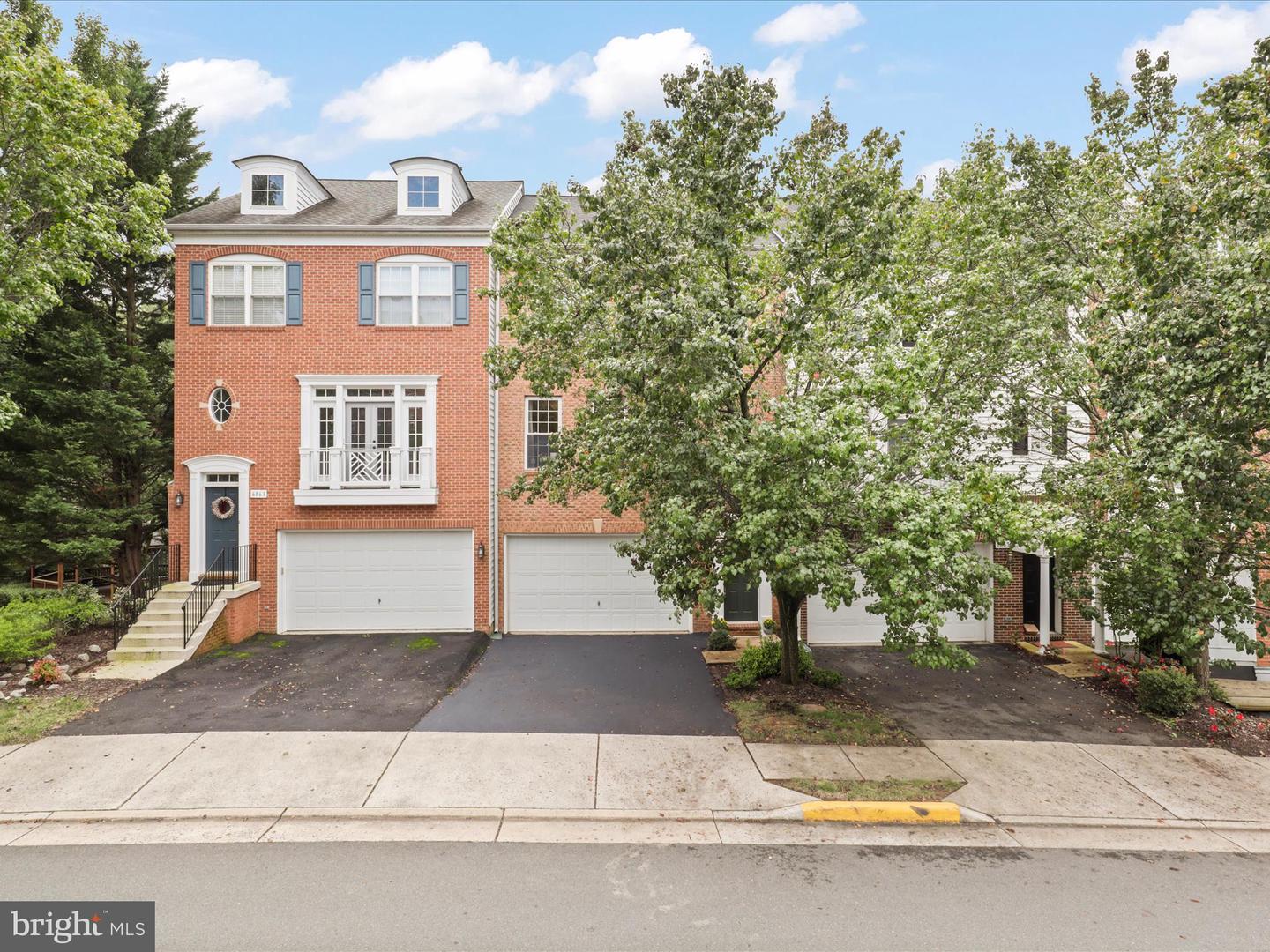 6865 ROLLING CREEK WAY, ALEXANDRIA, Virginia 22315, 3 Bedrooms Bedrooms, 7 Rooms Rooms,3 BathroomsBathrooms,Residential,For sale,6865 ROLLING CREEK WAY,VAFX2268498 MLS # VAFX2268498