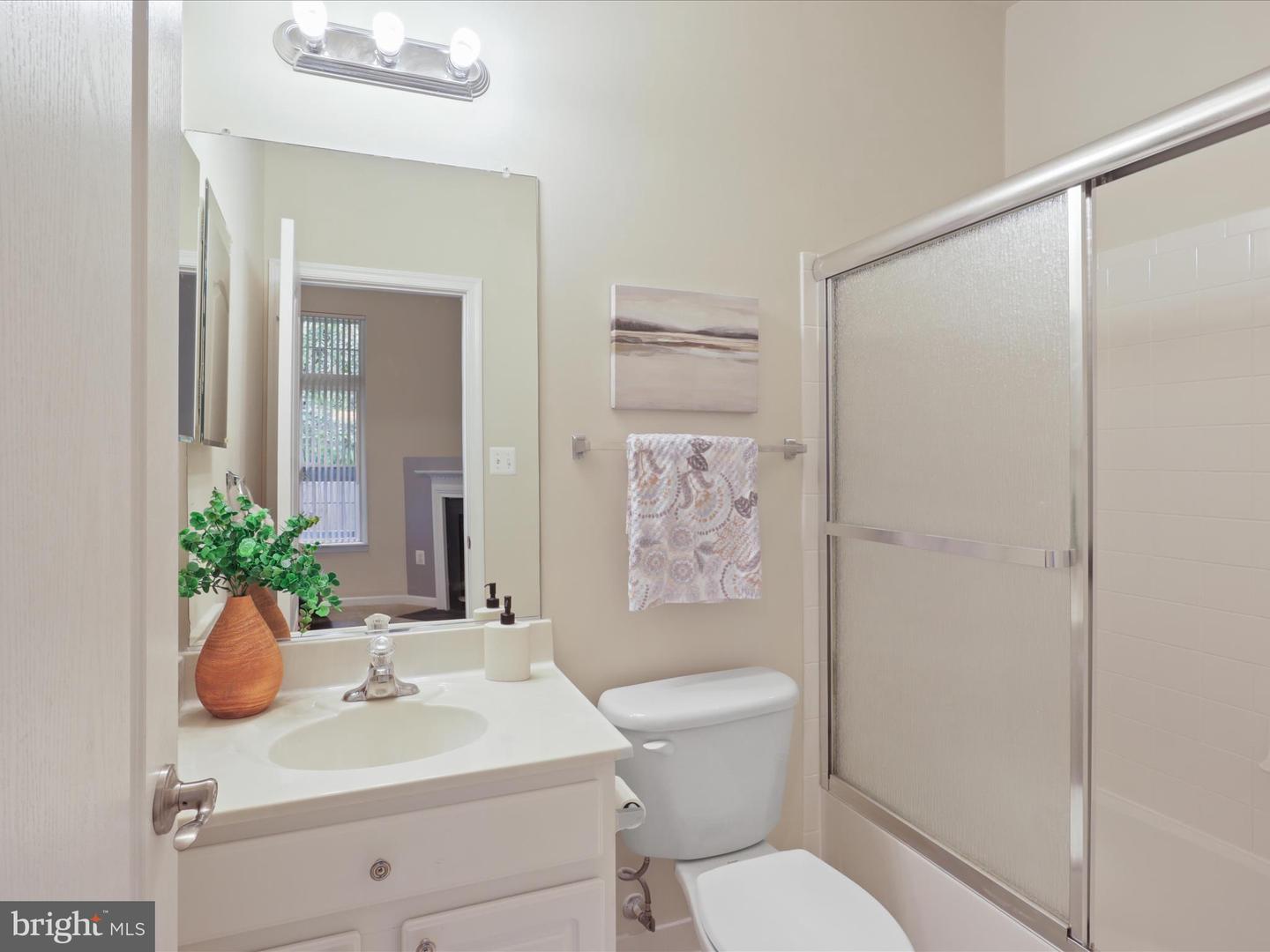 6865 ROLLING CREEK WAY, ALEXANDRIA, Virginia 22315, 3 Bedrooms Bedrooms, 7 Rooms Rooms,3 BathroomsBathrooms,Residential,For sale,6865 ROLLING CREEK WAY,VAFX2268498 MLS # VAFX2268498