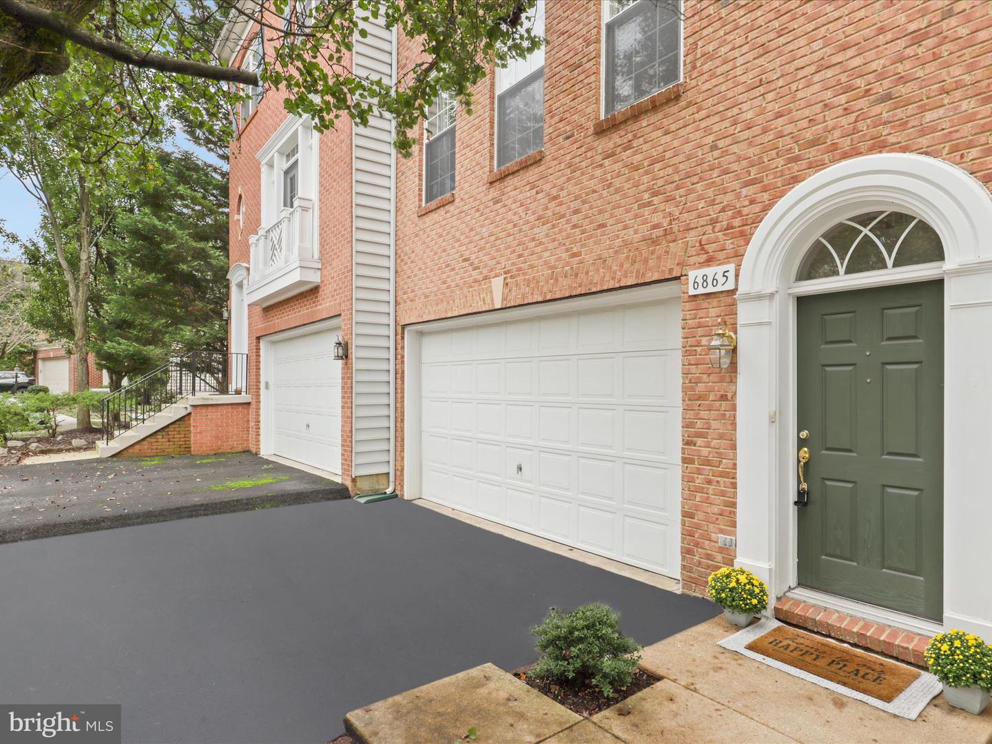 6865 ROLLING CREEK WAY, ALEXANDRIA, Virginia 22315, 3 Bedrooms Bedrooms, 7 Rooms Rooms,3 BathroomsBathrooms,Residential,For sale,6865 ROLLING CREEK WAY,VAFX2268498 MLS # VAFX2268498