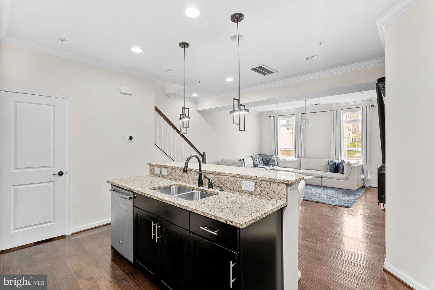 7510 BRUNSON CIR, GAINESVILLE, Virginia 20155, 3 Bedrooms Bedrooms, ,2 BathroomsBathrooms,Residential,For sale,7510 BRUNSON CIR,VAPW2104462 MLS # VAPW2104462