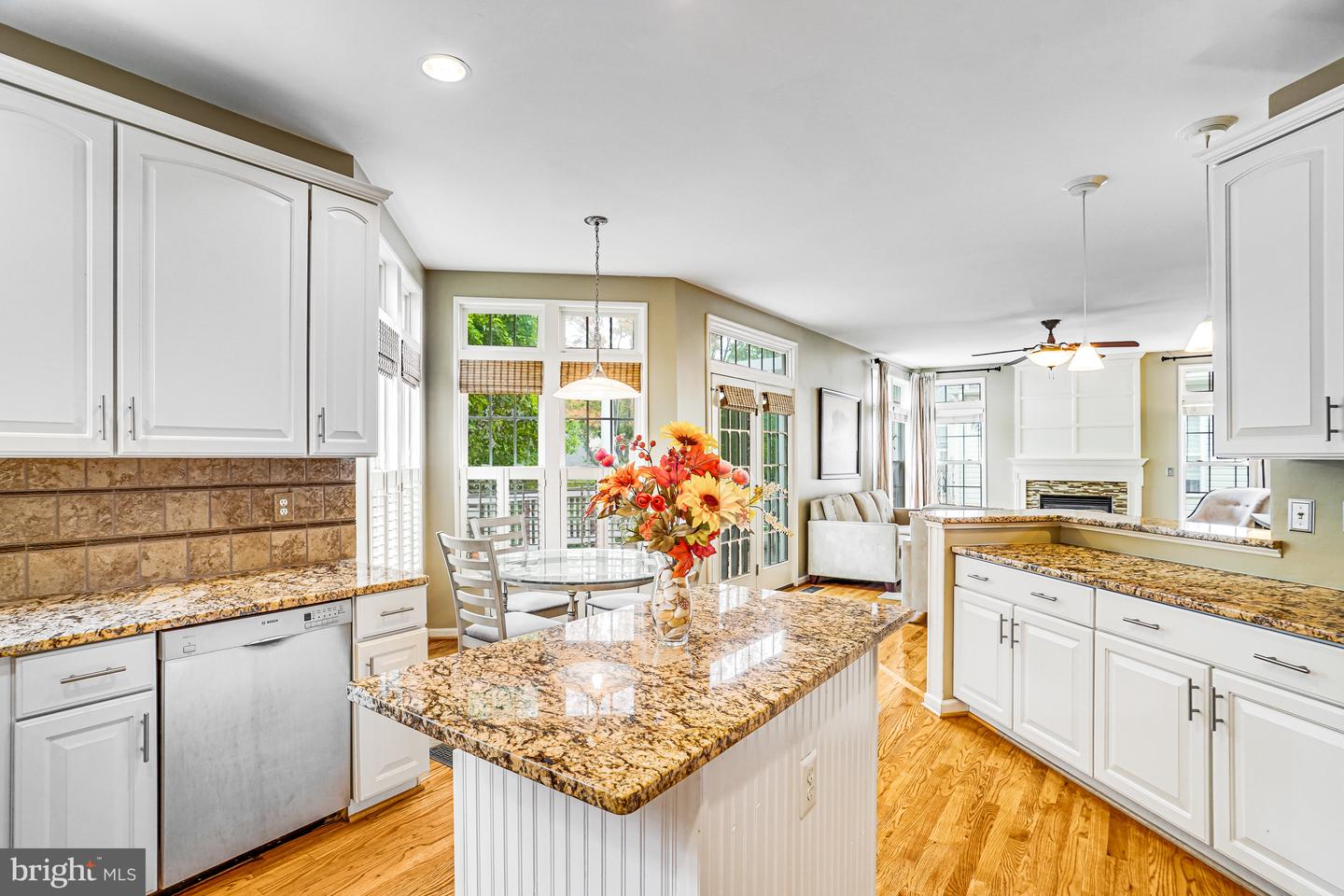 8152 TILLINGHAST LN, GAINESVILLE, Virginia 20155, 4 Bedrooms Bedrooms, 17 Rooms Rooms,2 BathroomsBathrooms,Residential,For sale,8152 TILLINGHAST LN,VAPW2104498 MLS # VAPW2104498