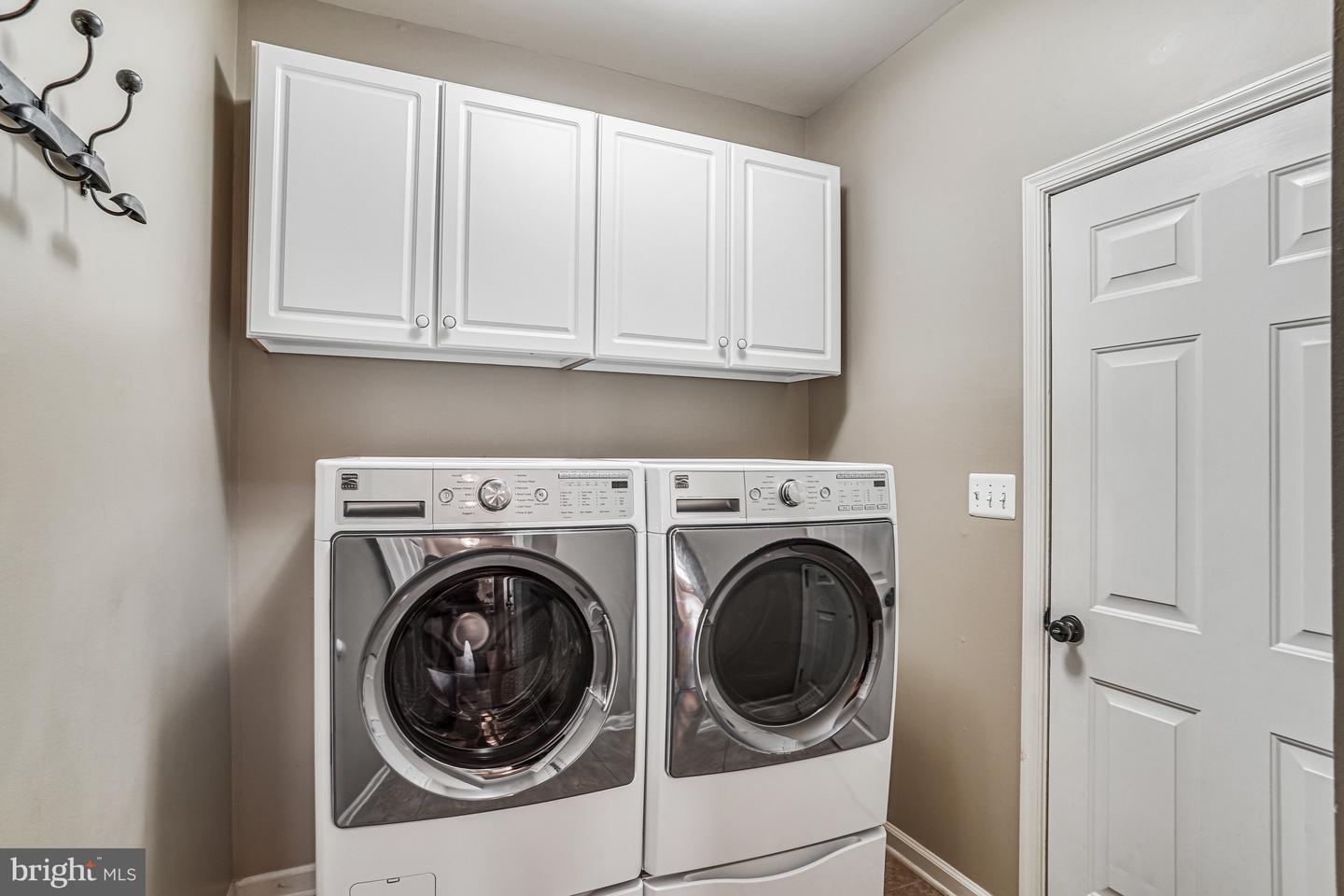 8152 TILLINGHAST LN, GAINESVILLE, Virginia 20155, 4 Bedrooms Bedrooms, 17 Rooms Rooms,2 BathroomsBathrooms,Residential,For sale,8152 TILLINGHAST LN,VAPW2104498 MLS # VAPW2104498