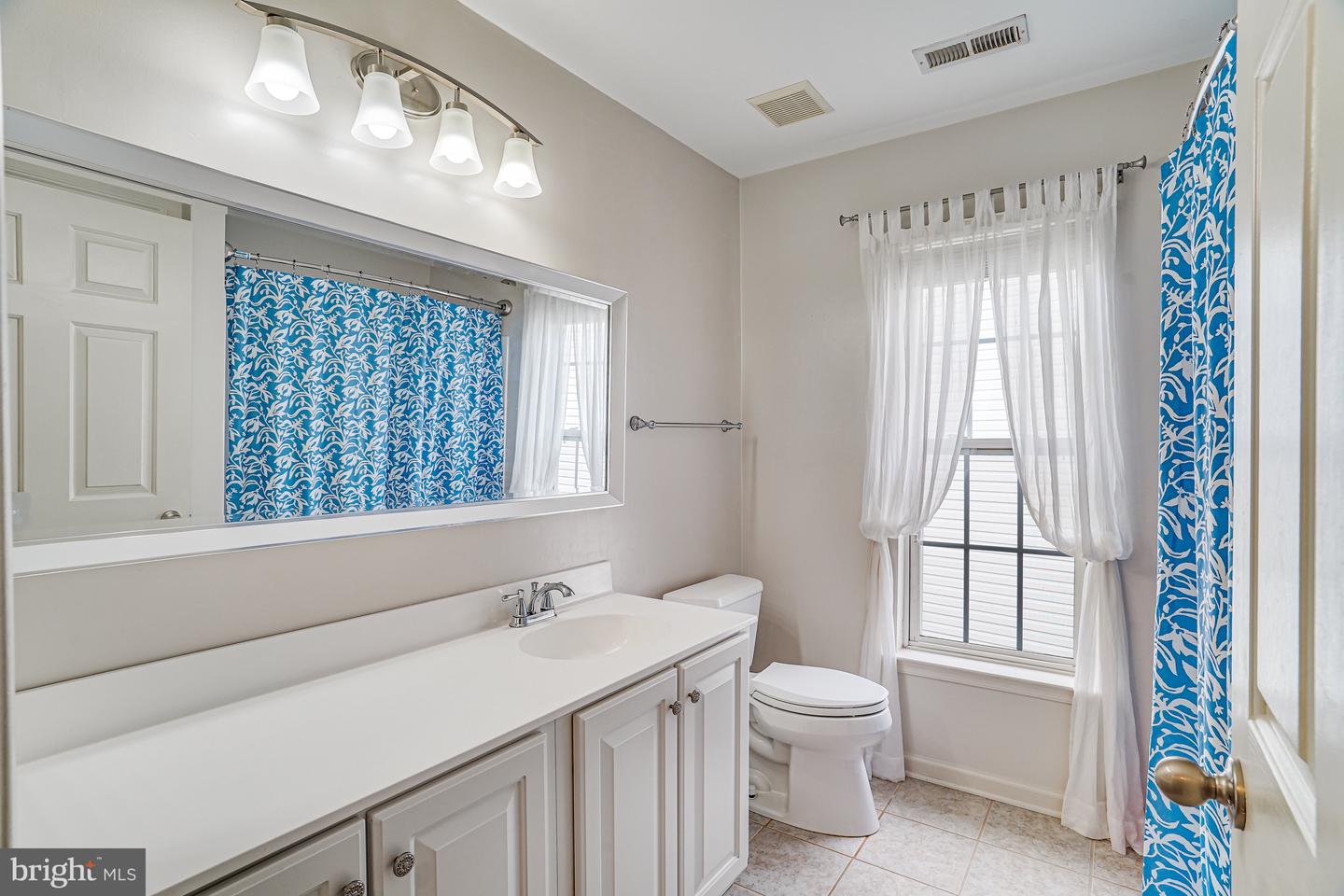 8152 TILLINGHAST LN, GAINESVILLE, Virginia 20155, 4 Bedrooms Bedrooms, 17 Rooms Rooms,2 BathroomsBathrooms,Residential,For sale,8152 TILLINGHAST LN,VAPW2104498 MLS # VAPW2104498