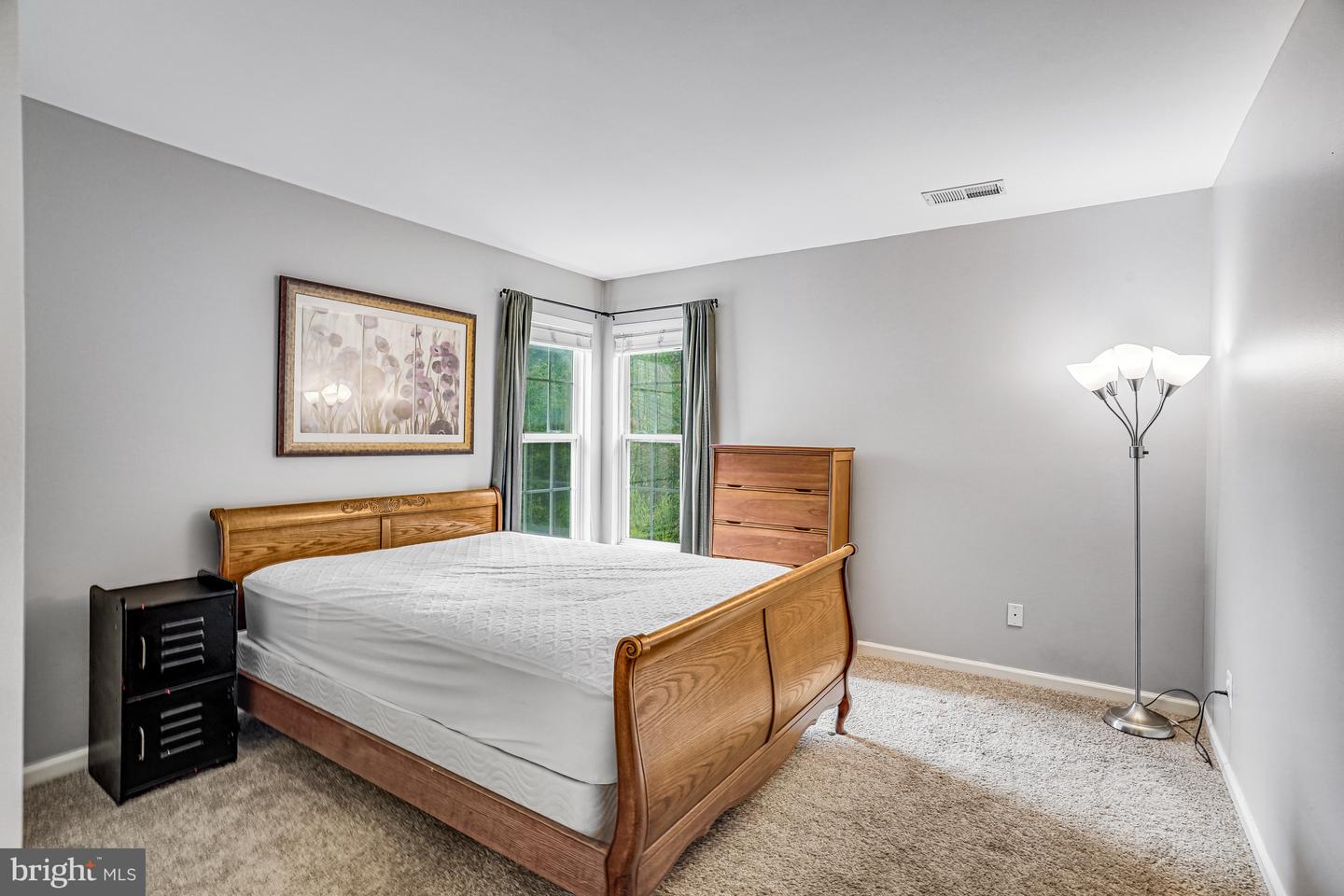 8152 TILLINGHAST LN, GAINESVILLE, Virginia 20155, 4 Bedrooms Bedrooms, 17 Rooms Rooms,2 BathroomsBathrooms,Residential,For sale,8152 TILLINGHAST LN,VAPW2104498 MLS # VAPW2104498