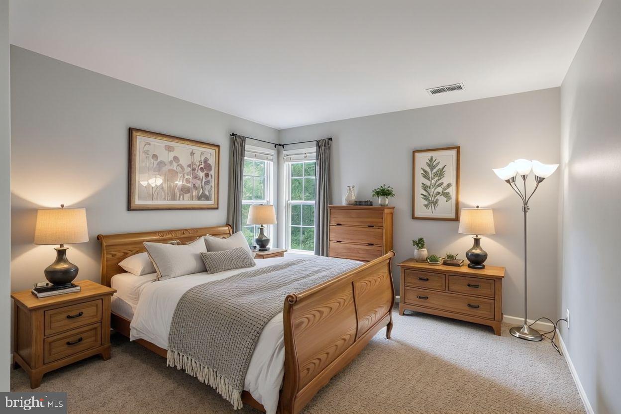 8152 TILLINGHAST LN, GAINESVILLE, Virginia 20155, 4 Bedrooms Bedrooms, 17 Rooms Rooms,2 BathroomsBathrooms,Residential,For sale,8152 TILLINGHAST LN,VAPW2104498 MLS # VAPW2104498