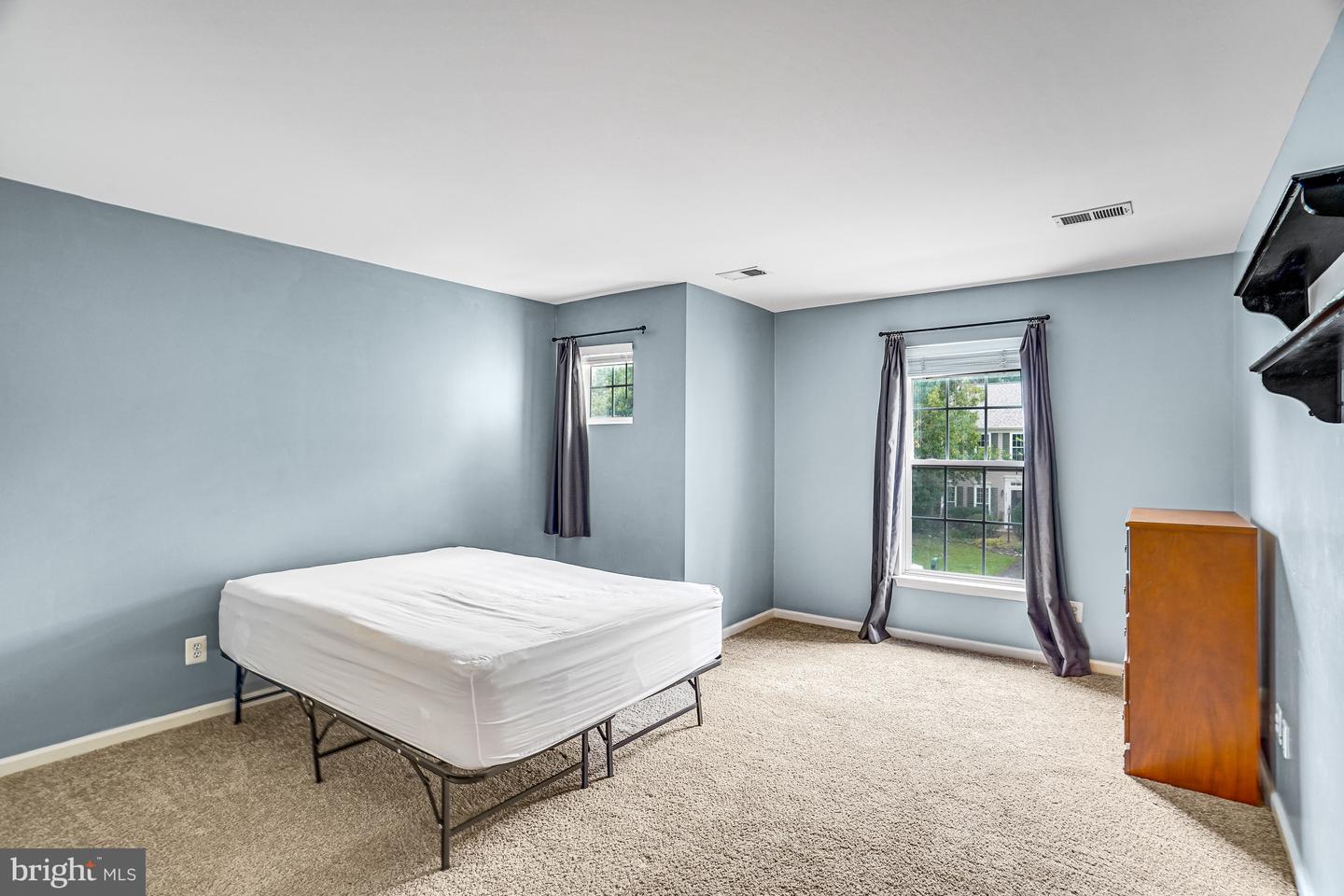 8152 TILLINGHAST LN, GAINESVILLE, Virginia 20155, 4 Bedrooms Bedrooms, 17 Rooms Rooms,2 BathroomsBathrooms,Residential,For sale,8152 TILLINGHAST LN,VAPW2104498 MLS # VAPW2104498