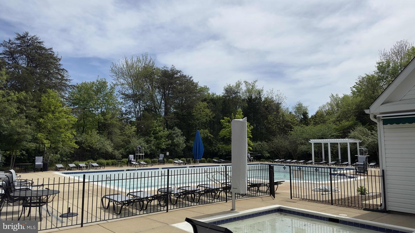 8152 TILLINGHAST LN, GAINESVILLE, Virginia 20155, 4 Bedrooms Bedrooms, 17 Rooms Rooms,2 BathroomsBathrooms,Residential,For sale,8152 TILLINGHAST LN,VAPW2104498 MLS # VAPW2104498