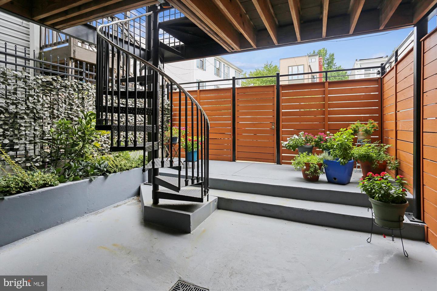 1128 COLUMBIA RD NW #1, WASHINGTON, District Of Columbia 20009, 2 Bedrooms Bedrooms, 11 Rooms Rooms,2 BathroomsBathrooms,Residential,For sale,1128 COLUMBIA RD NW #1,DCDC2223784 MLS # DCDC2223784