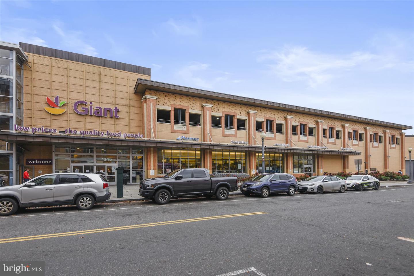 1128 COLUMBIA RD NW #1, WASHINGTON, District Of Columbia 20009, 2 Bedrooms Bedrooms, 11 Rooms Rooms,2 BathroomsBathrooms,Residential,For sale,1128 COLUMBIA RD NW #1,DCDC2223784 MLS # DCDC2223784