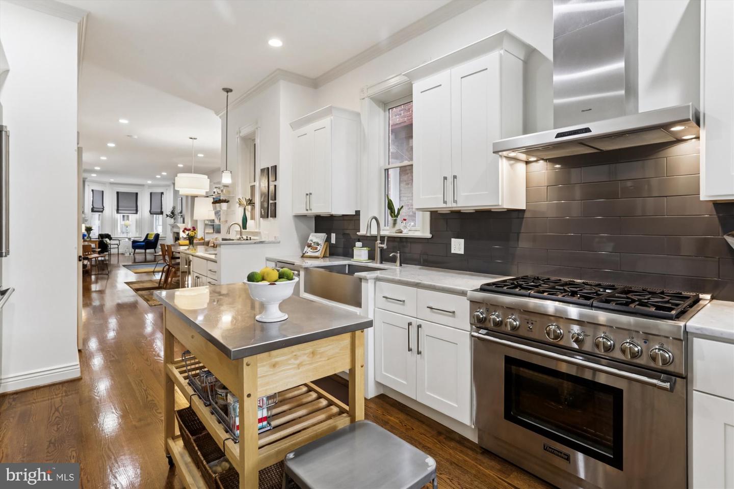 1128 COLUMBIA RD NW #1, WASHINGTON, District Of Columbia 20009, 2 Bedrooms Bedrooms, 11 Rooms Rooms,2 BathroomsBathrooms,Residential,For sale,1128 COLUMBIA RD NW #1,DCDC2223784 MLS # DCDC2223784