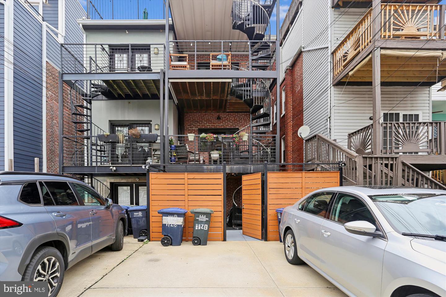 1128 COLUMBIA RD NW #1, WASHINGTON, District Of Columbia 20009, 2 Bedrooms Bedrooms, 11 Rooms Rooms,2 BathroomsBathrooms,Residential,For sale,1128 COLUMBIA RD NW #1,DCDC2223784 MLS # DCDC2223784